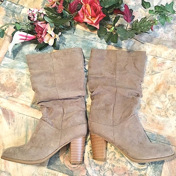 🌺Rue21 Taupe Suede Scrunch Boot (6/7)🌺 - Picture 2 of 14